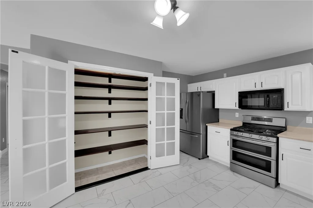825 Gleamstar, Las Vegas, NV 89123