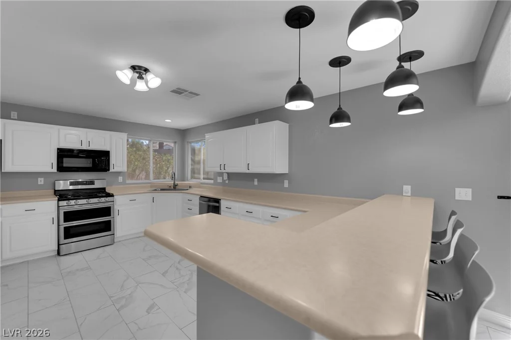 825 Gleamstar, Las Vegas, NV 89123