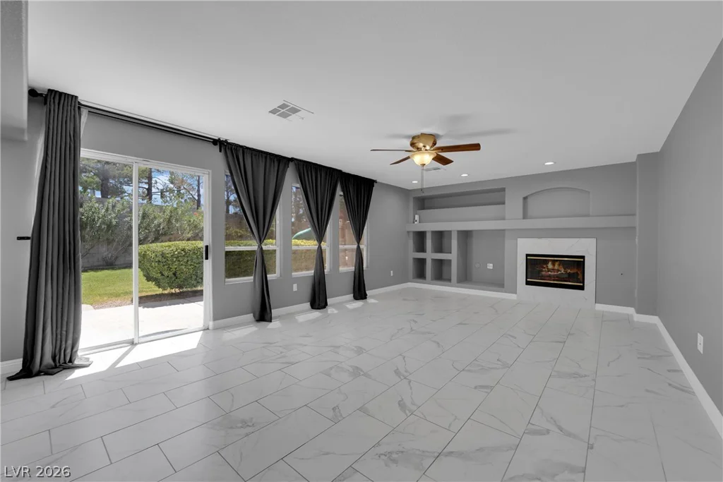 825 Gleamstar, Las Vegas, NV 89123