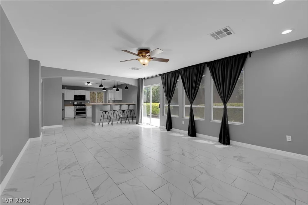 825 Gleamstar, Las Vegas, NV 89123