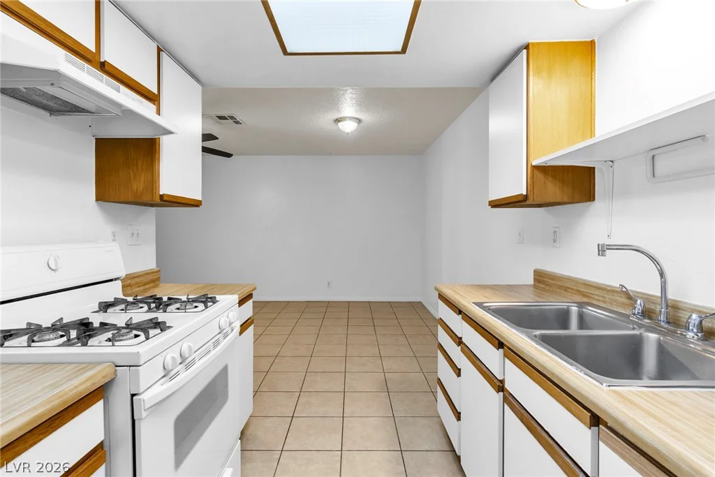 461 Lamb, Las Vegas, NV 89110