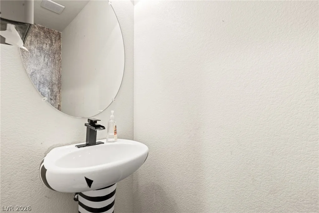 3620 Via Del Robles, Las Vegas, NV 89115