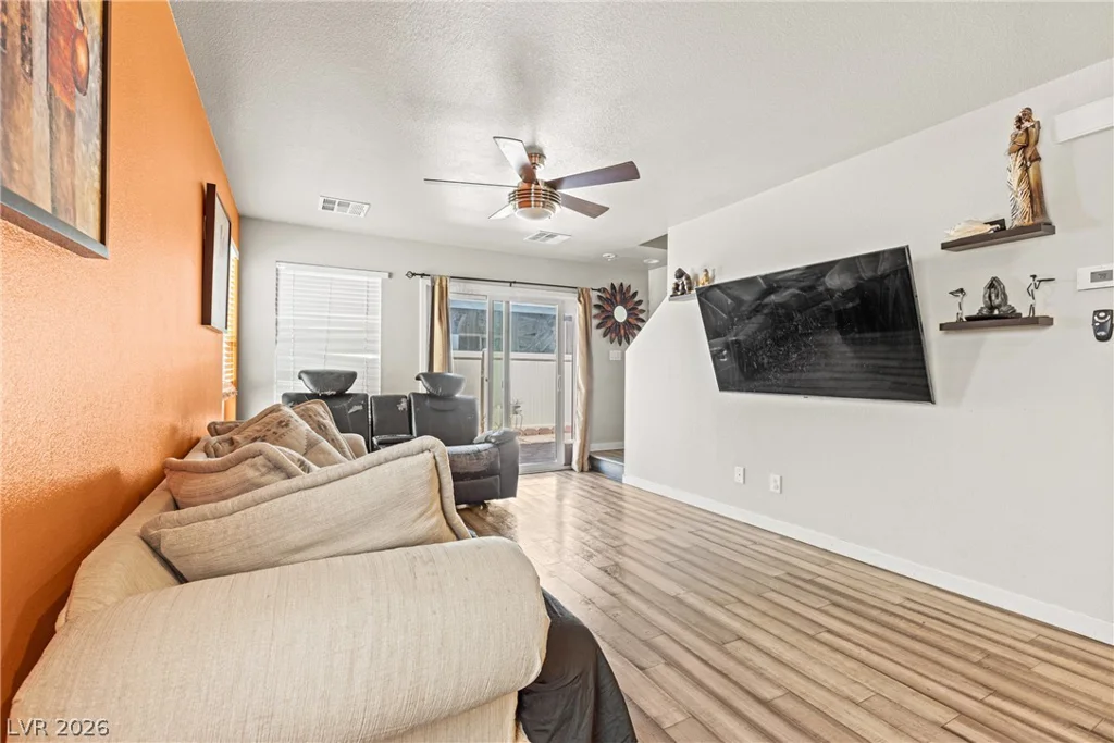 3620 Via Del Robles, Las Vegas, NV 89115