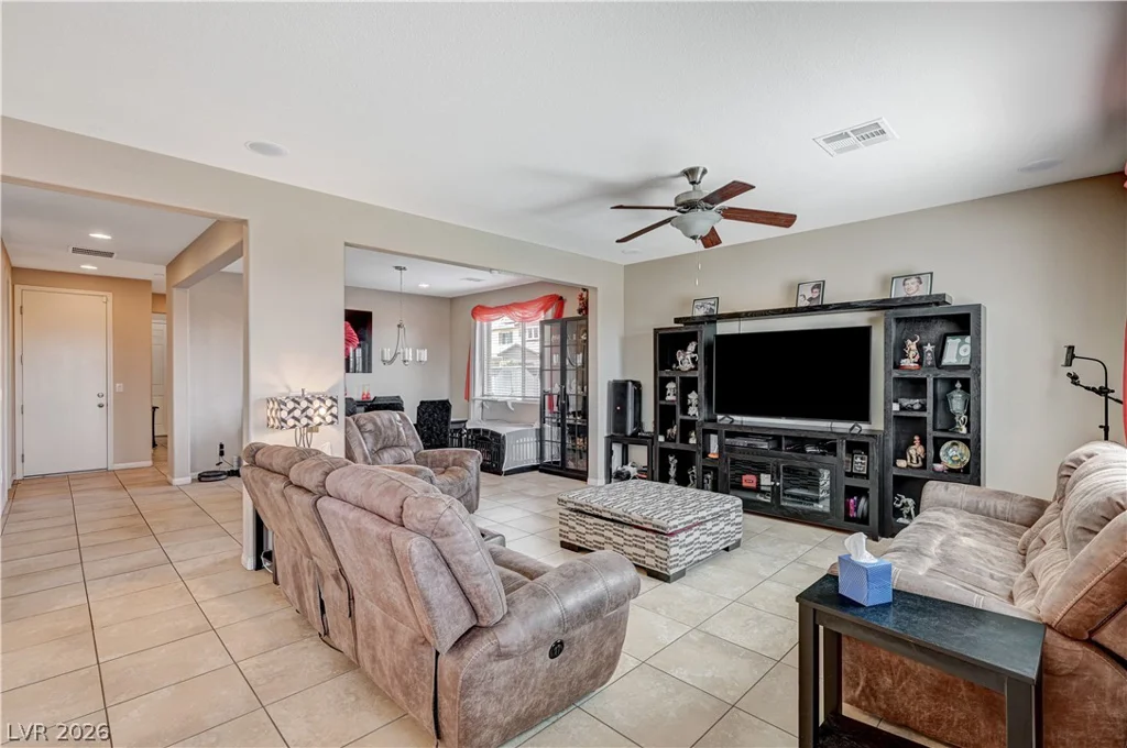 8026 Ponderosa Hill, Las Vegas, NV 89113
