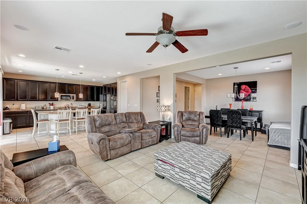 8026 Ponderosa Hill, Las Vegas, NV 89113