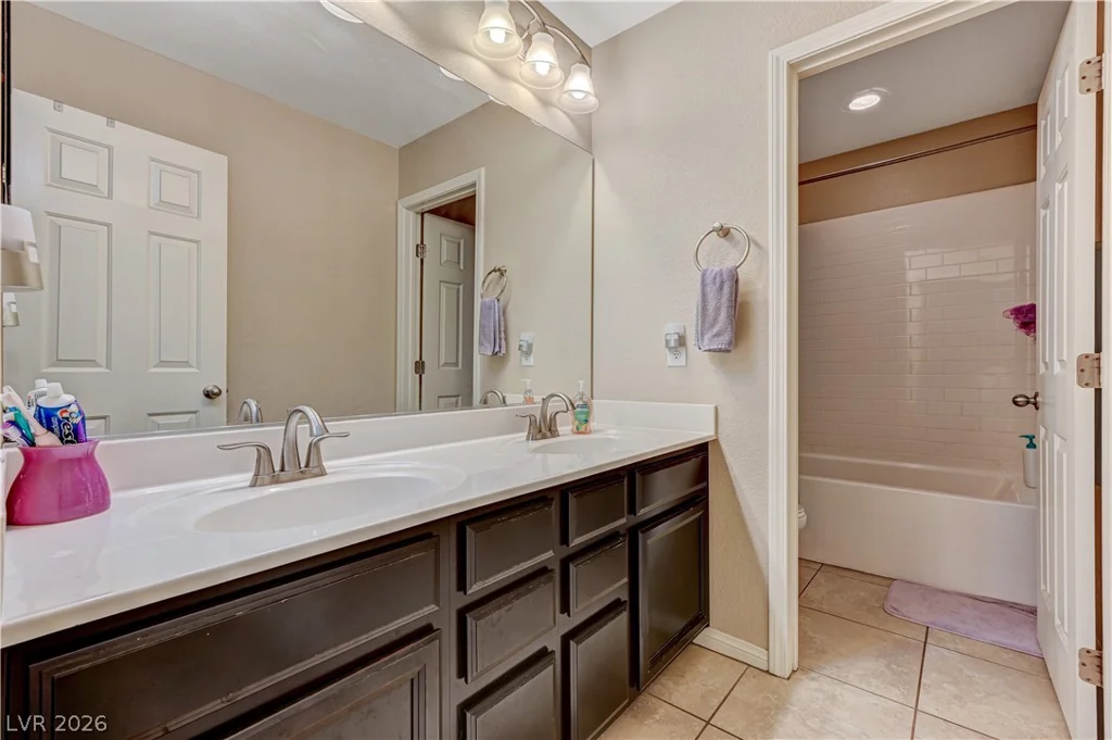 8026 Ponderosa Hill, Las Vegas, NV 89113