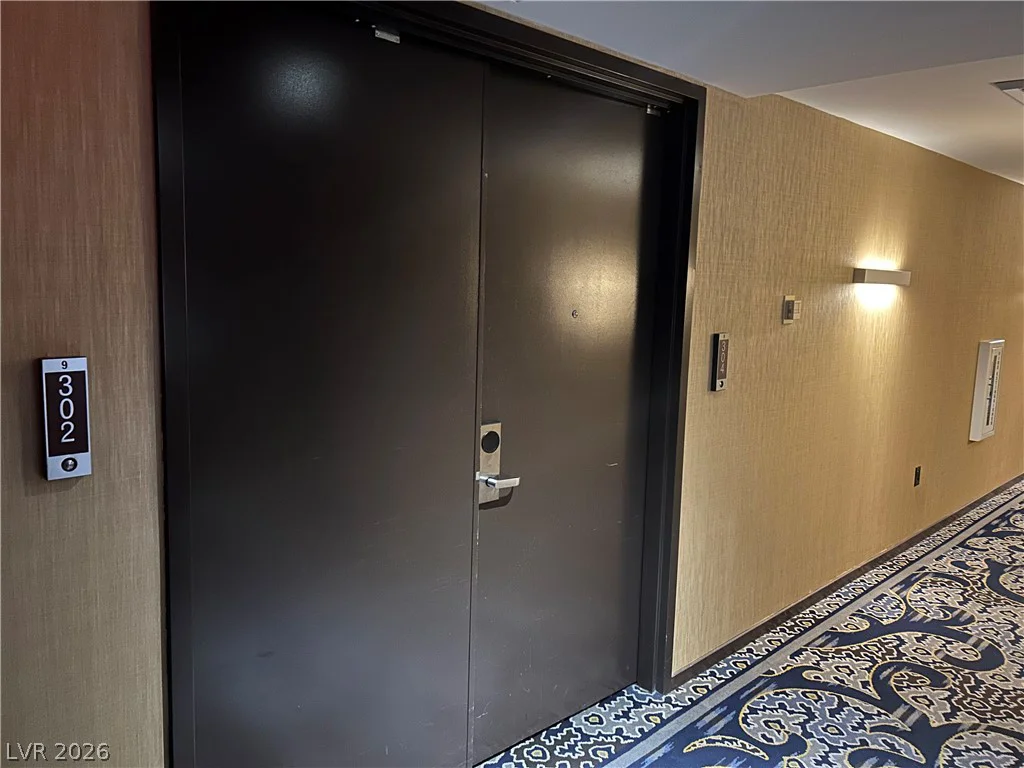 4381 Flamingo, Las Vegas, NV 89103