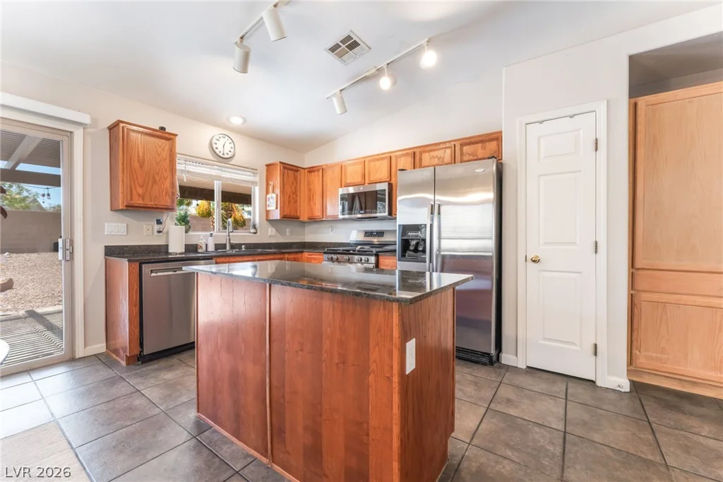 8225 Valley Stream, Las Vegas, NV 89131