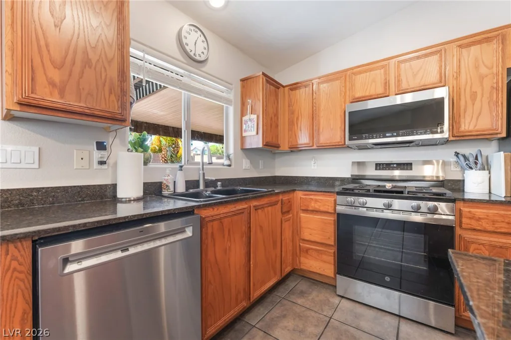 8225 Valley Stream, Las Vegas, NV 89131