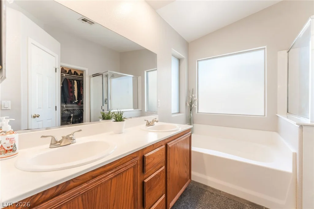 8225 Valley Stream, Las Vegas, NV 89131