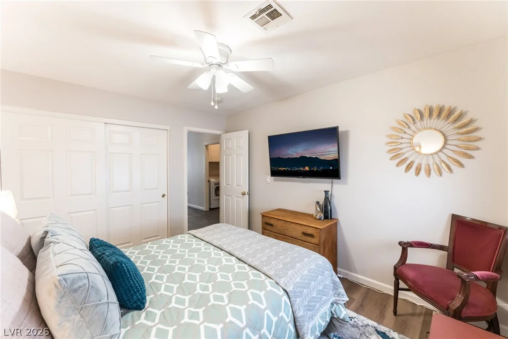 8225 Valley Stream, Las Vegas, NV 89131
