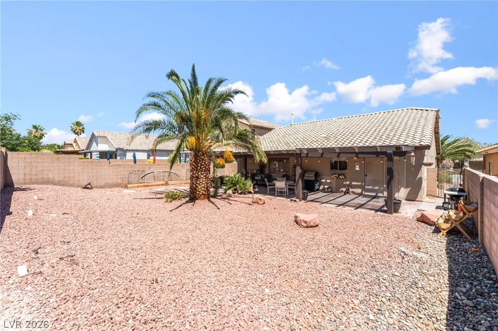8225 Valley Stream, Las Vegas, NV 89131