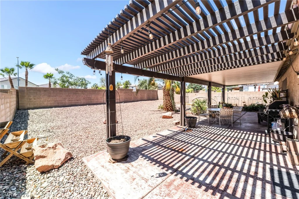 8225 Valley Stream, Las Vegas, NV 89131