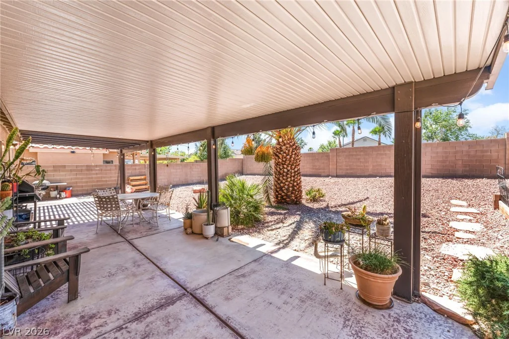 8225 Valley Stream, Las Vegas, NV 89131