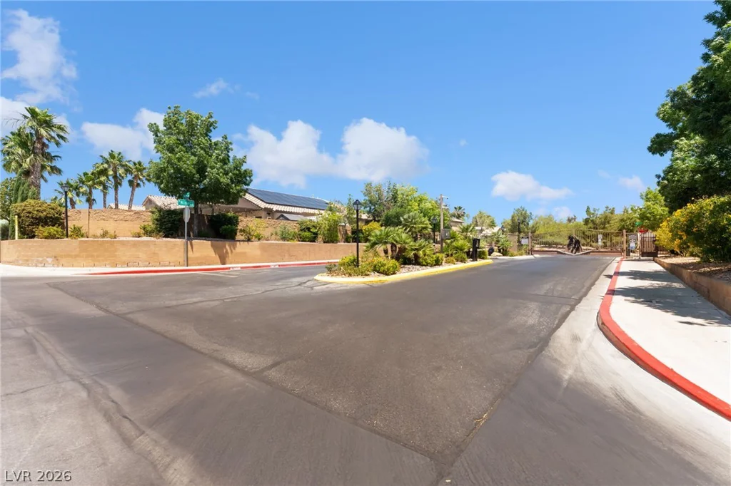 8225 Valley Stream, Las Vegas, NV 89131