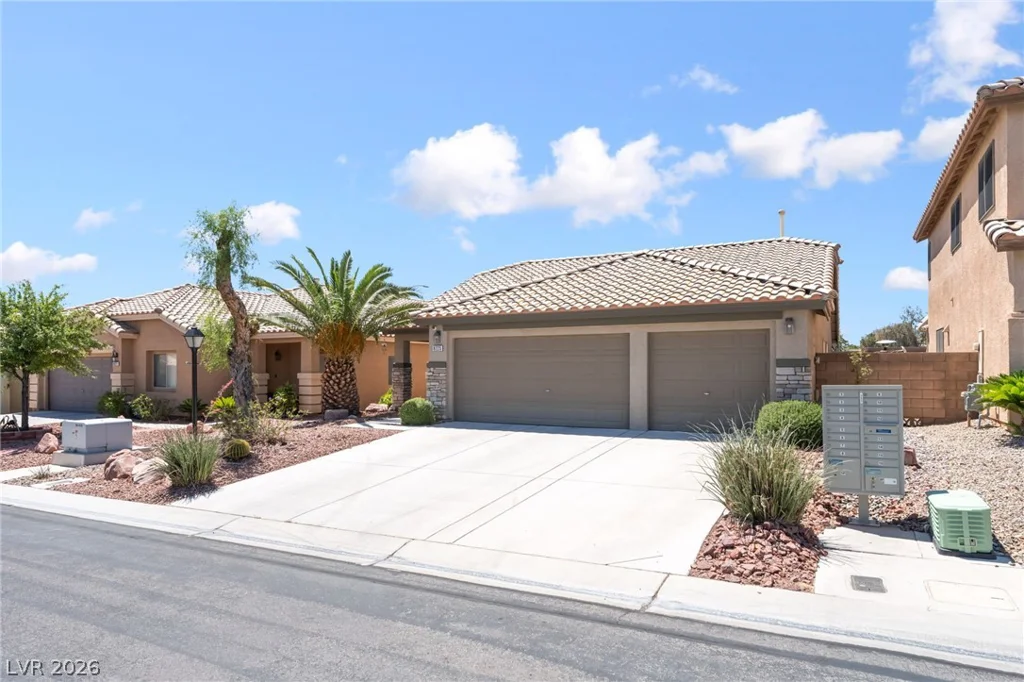 8225 Valley Stream, Las Vegas, NV 89131