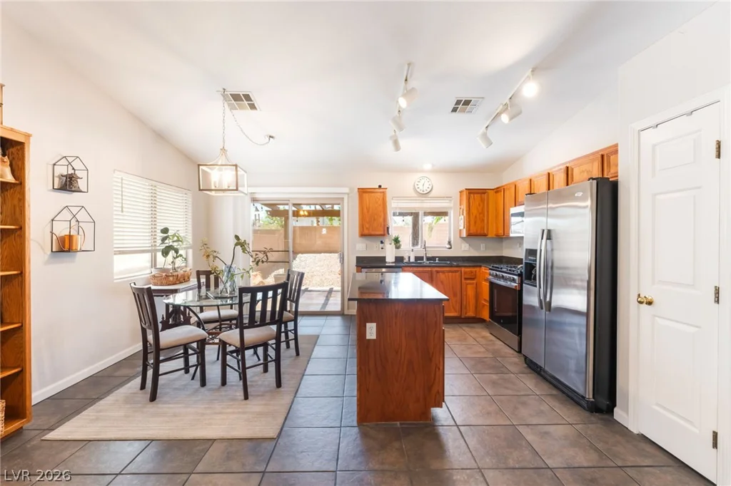 8225 Valley Stream, Las Vegas, NV 89131