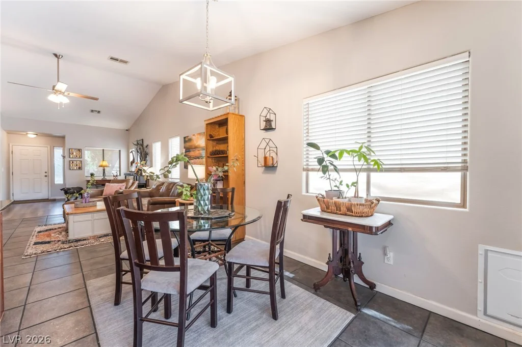 8225 Valley Stream, Las Vegas, NV 89131