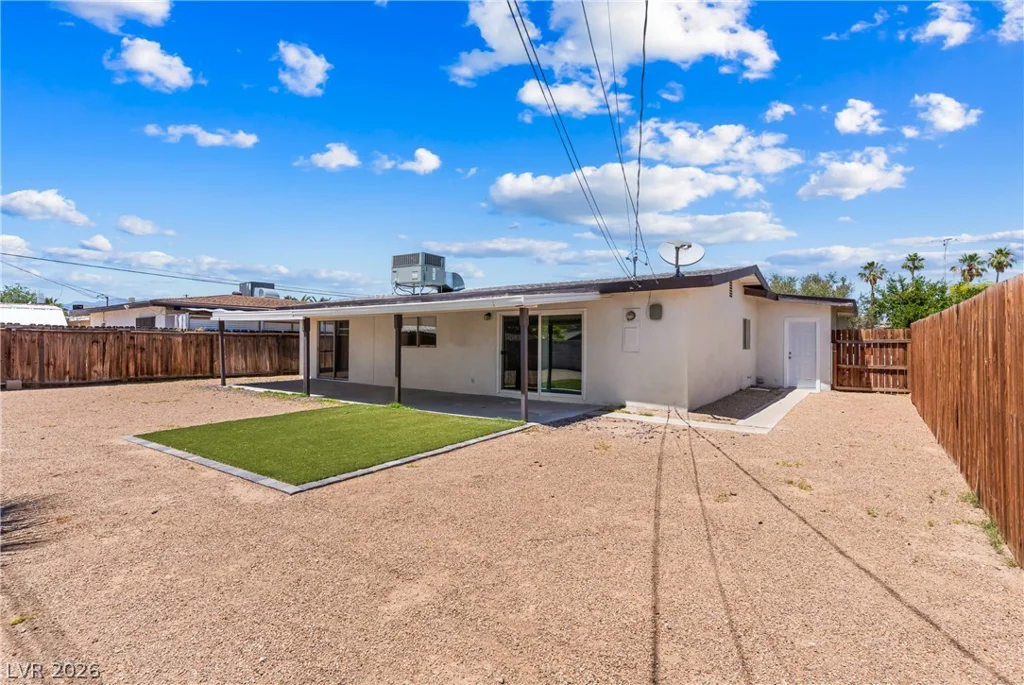3813 El Conlon, Las Vegas, NV 89102
