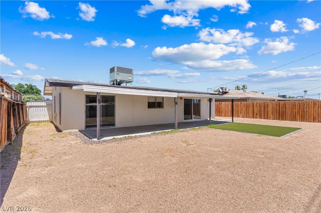 3813 El Conlon, Las Vegas, NV 89102