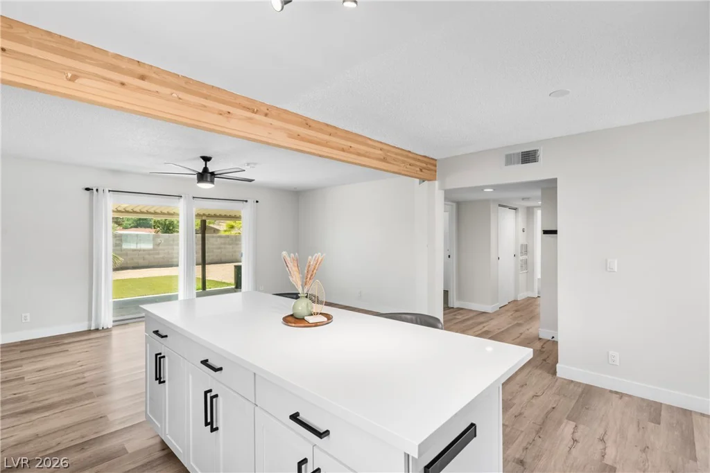 3813 El Conlon, Las Vegas, NV 89102