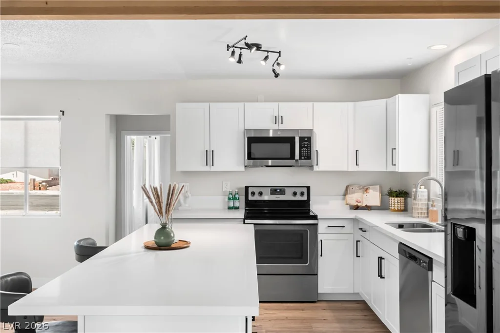 3813 El Conlon, Las Vegas, NV 89102