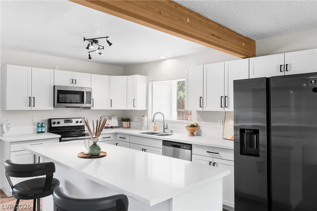 3813 El Conlon, Las Vegas, NV 89102