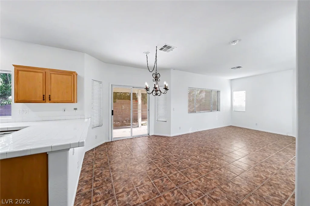 999 Whispering Grove, Las Vegas, NV 89123