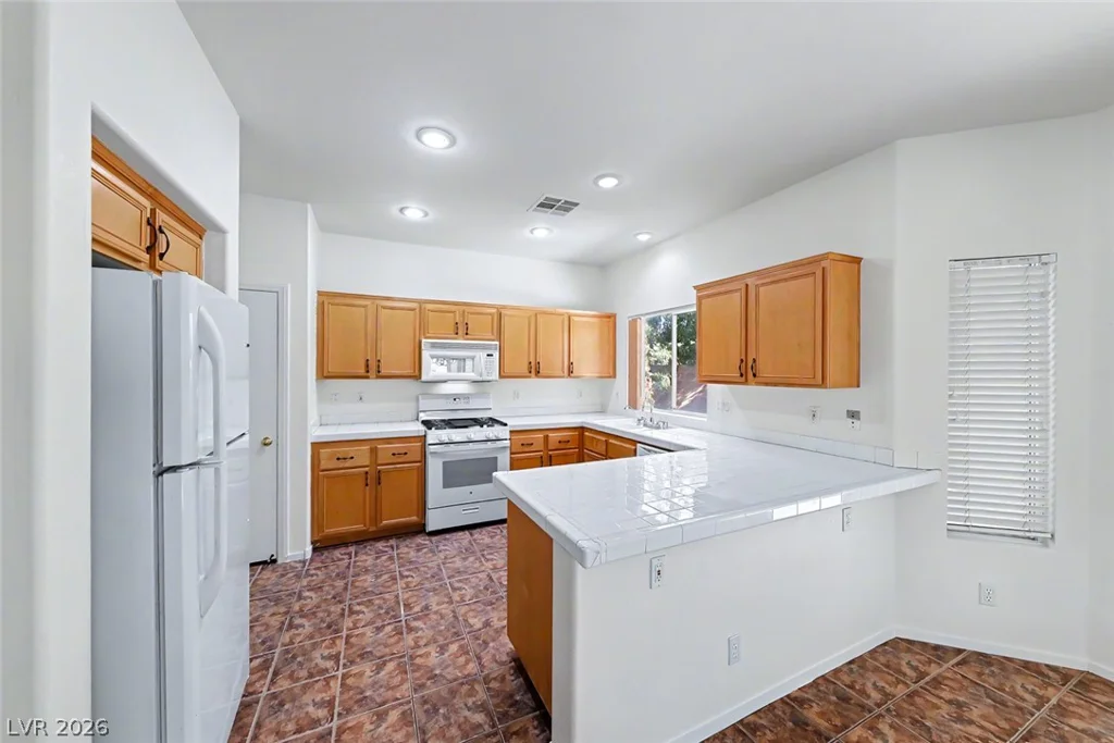 999 Whispering Grove, Las Vegas, NV 89123