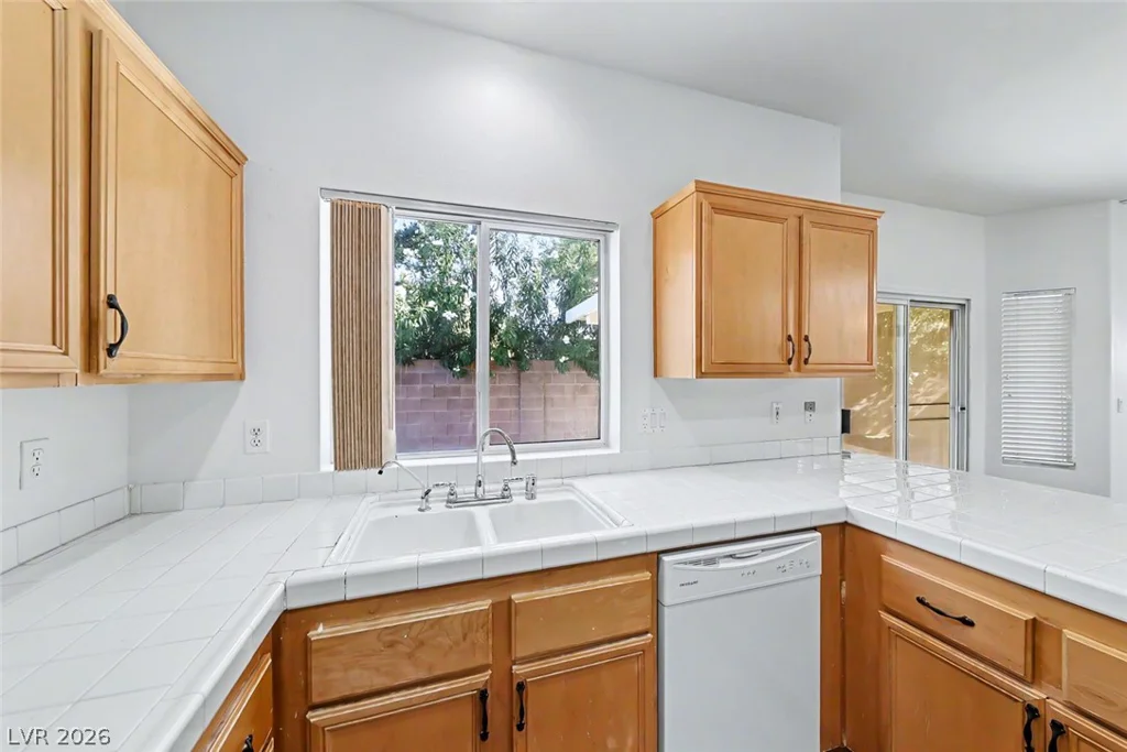 999 Whispering Grove, Las Vegas, NV 89123
