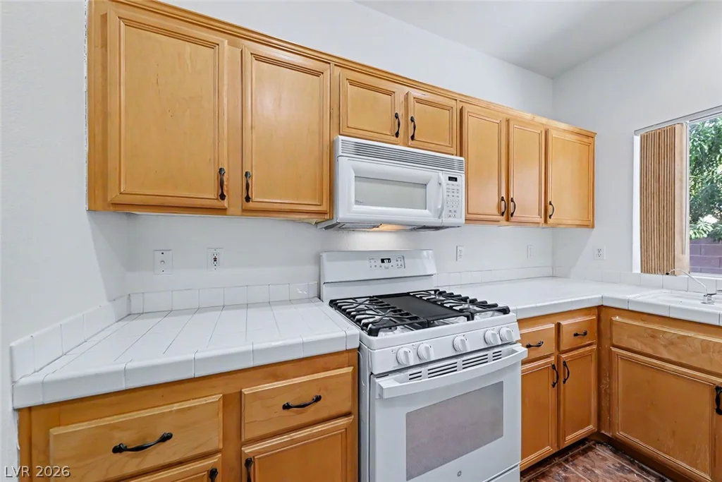 999 Whispering Grove, Las Vegas, NV 89123