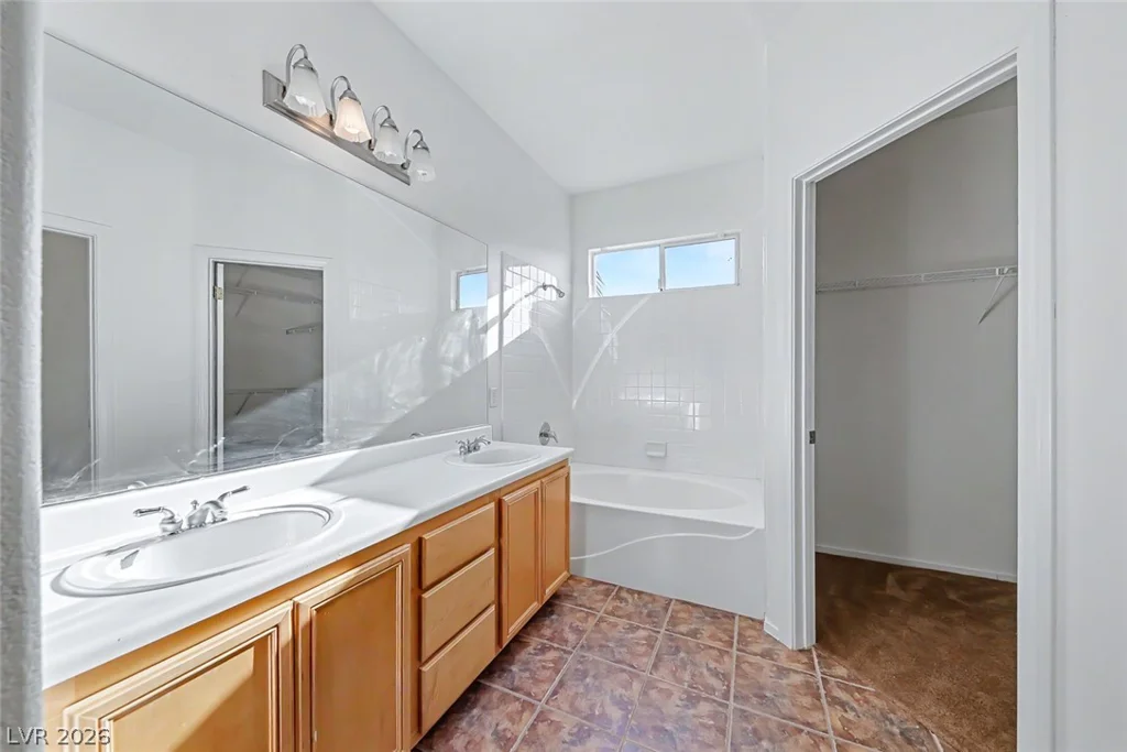 999 Whispering Grove, Las Vegas, NV 89123