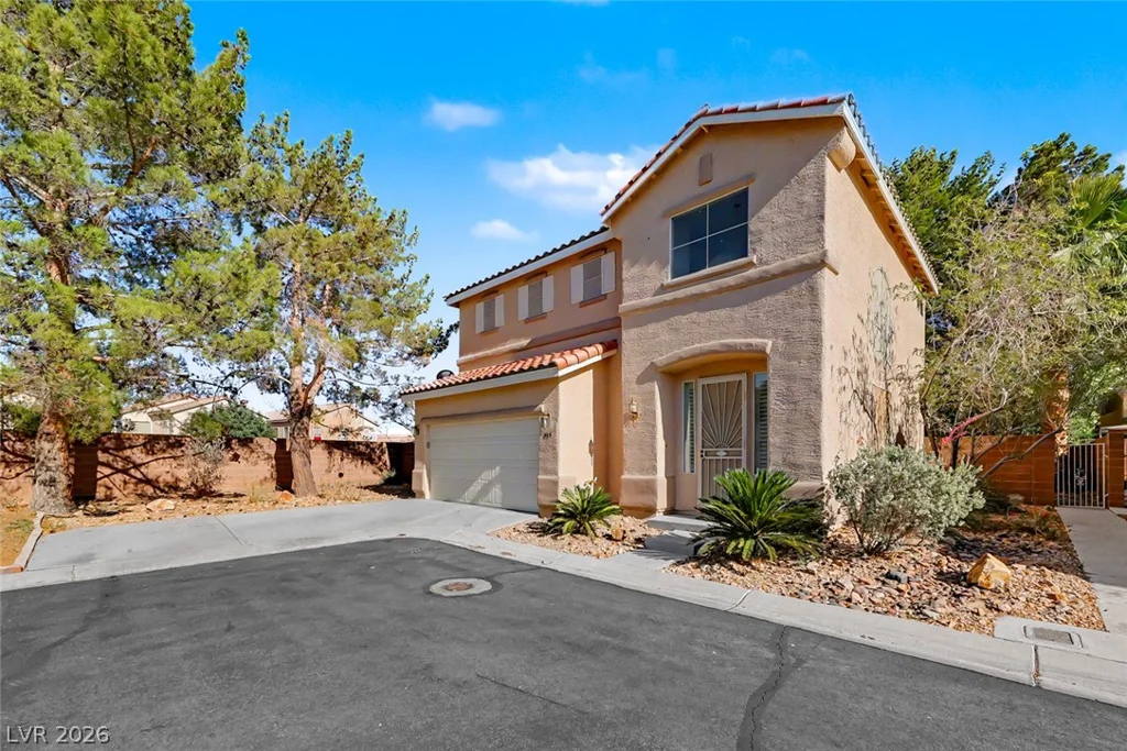 999 Whispering Grove, Las Vegas, NV 89123