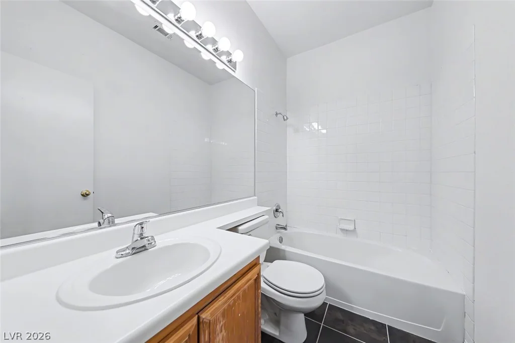 999 Whispering Grove, Las Vegas, NV 89123