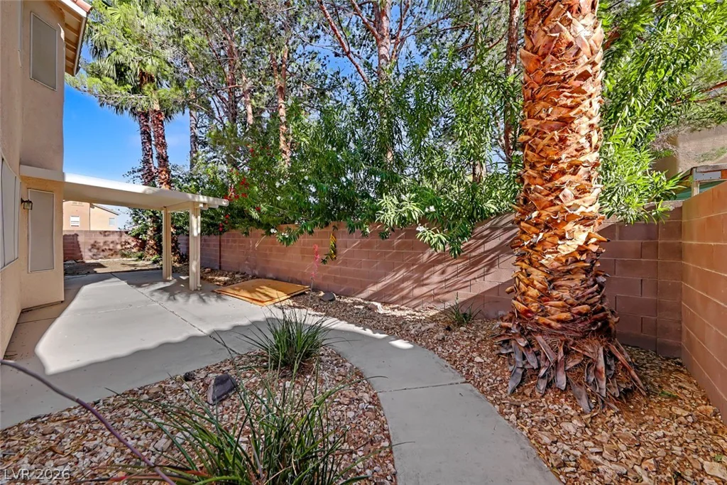 999 Whispering Grove, Las Vegas, NV 89123