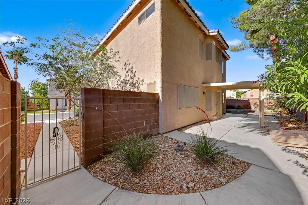 999 Whispering Grove, Las Vegas, NV 89123