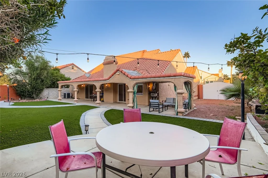 405 Donner Pass, Henderson, NV 89014