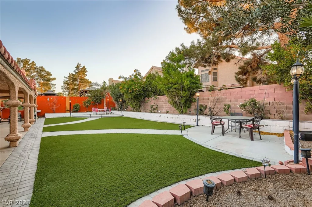 405 Donner Pass, Henderson, NV 89014