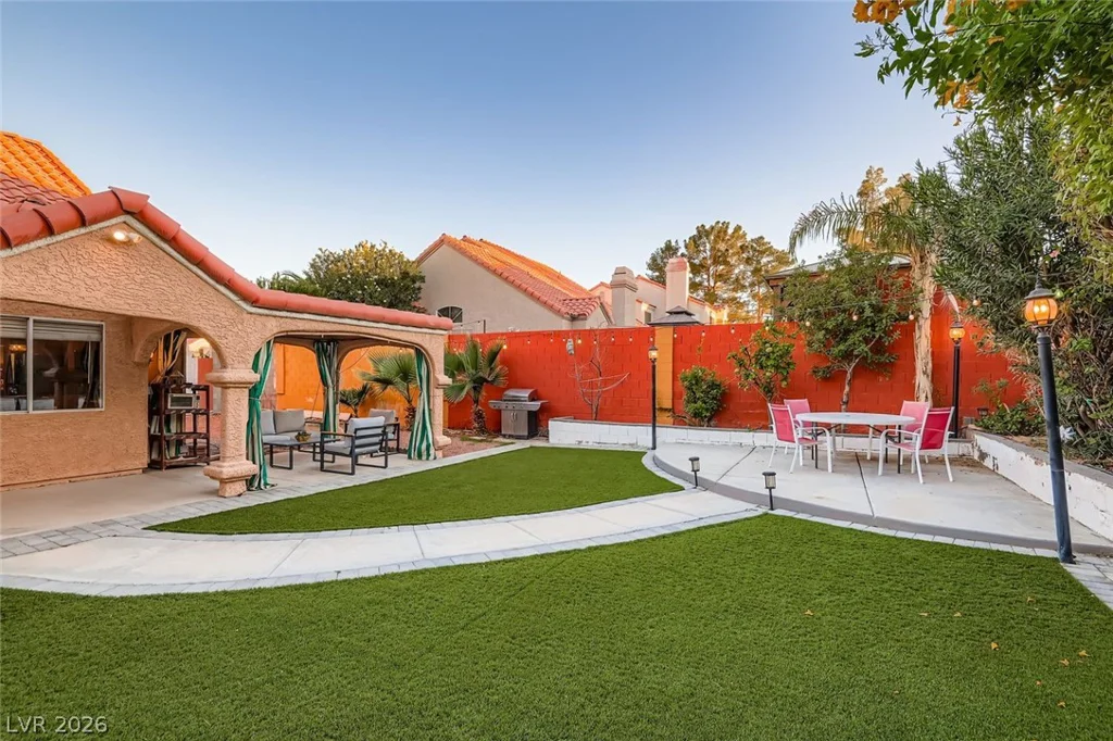 405 Donner Pass, Henderson, NV 89014