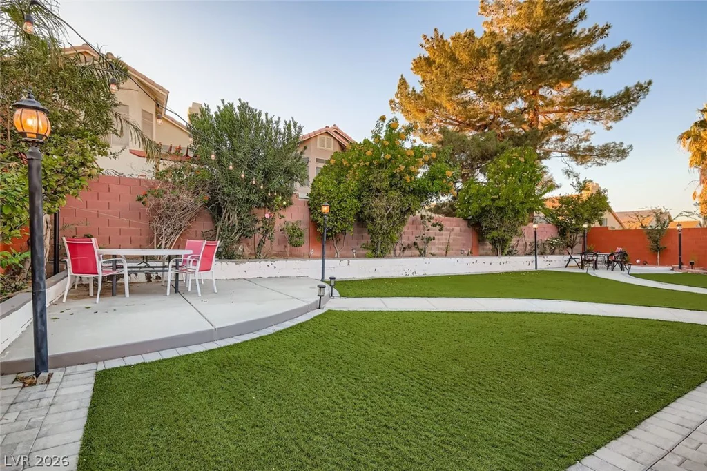 405 Donner Pass, Henderson, NV 89014