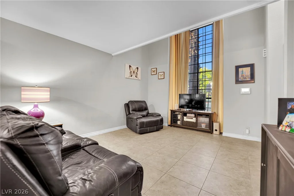 804 Pepperwood, Las Vegas, NV 89107