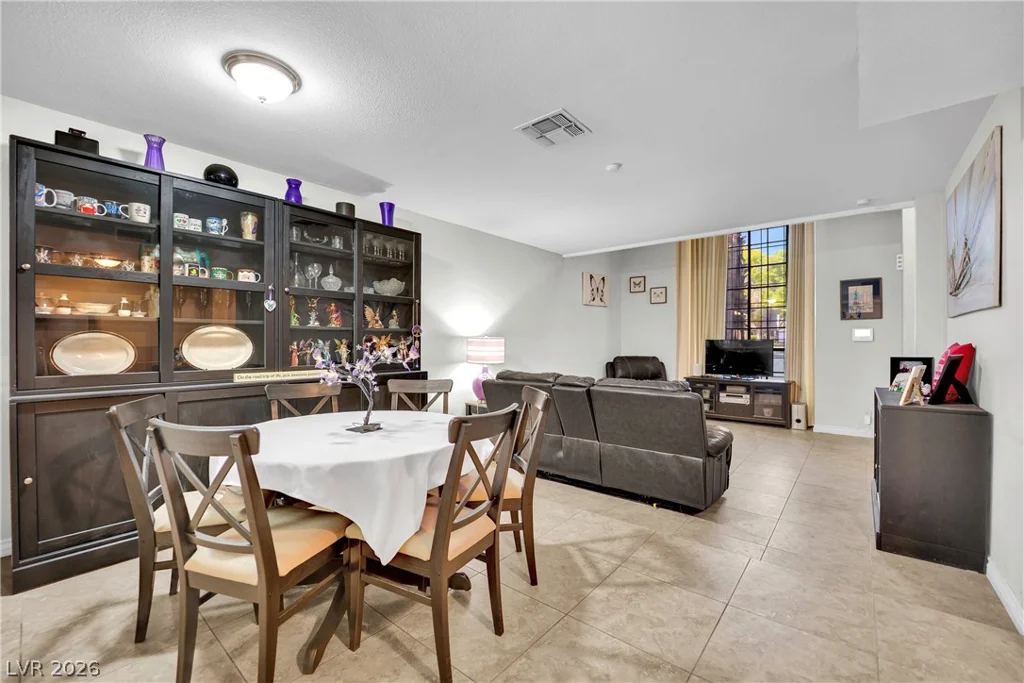 804 Pepperwood, Las Vegas, NV 89107