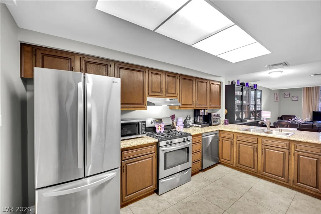 804 Pepperwood, Las Vegas, NV 89107