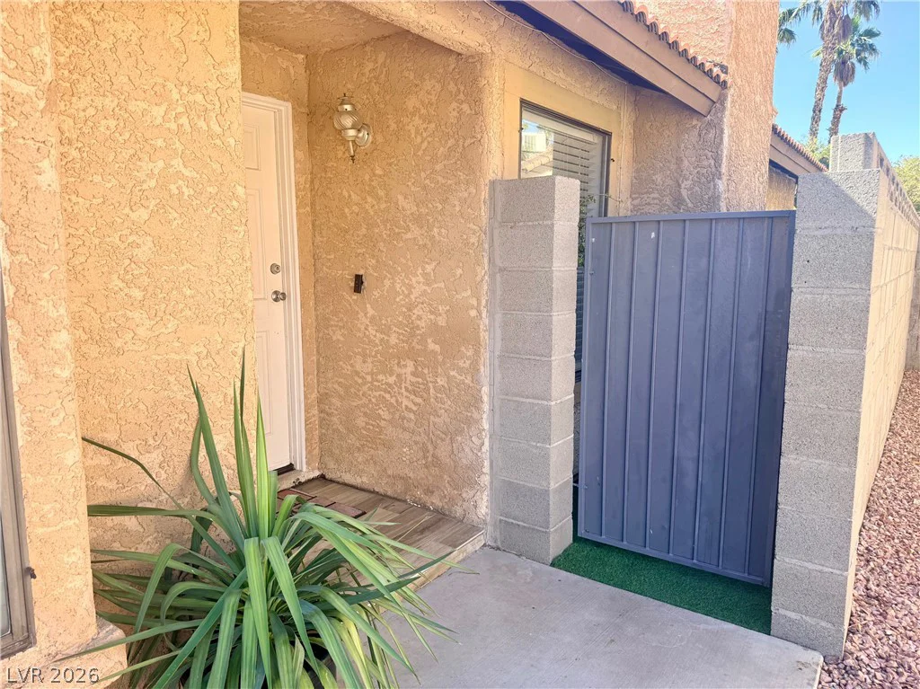 6408 Deadwood, Las Vegas, NV 89108