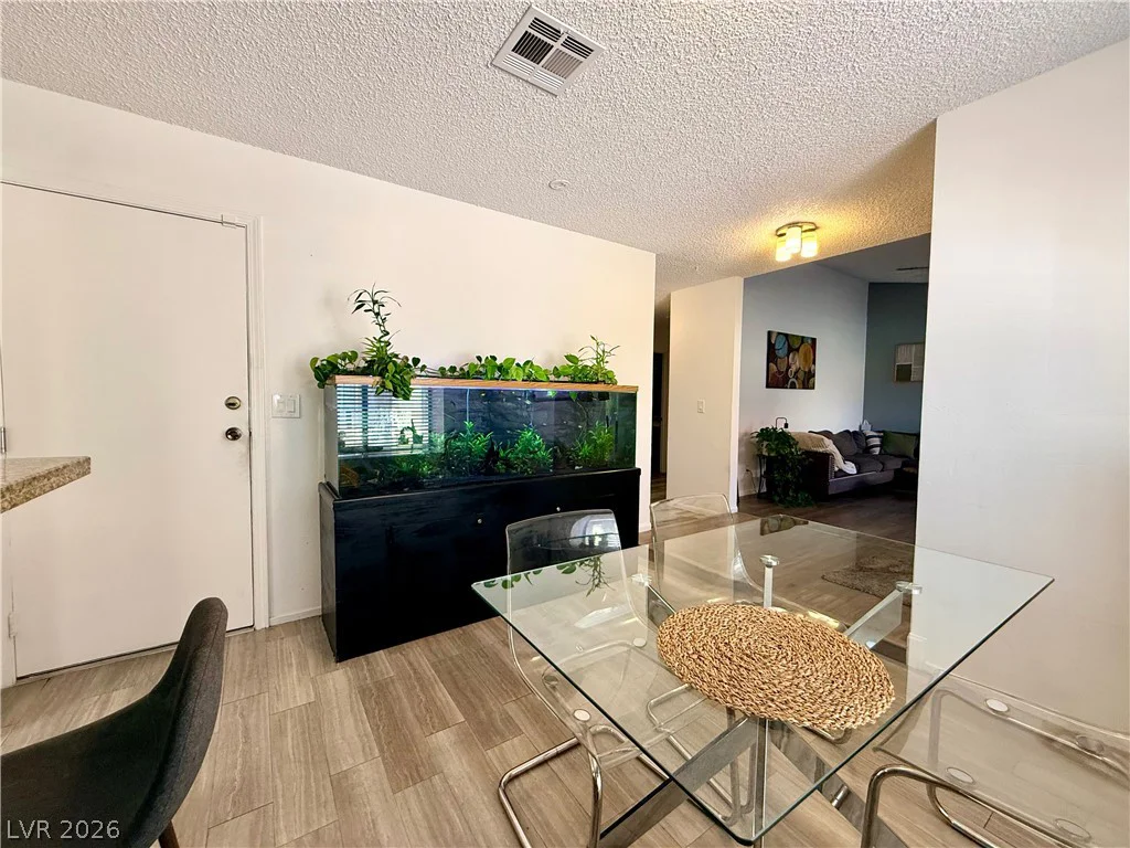 6408 Deadwood, Las Vegas, NV 89108