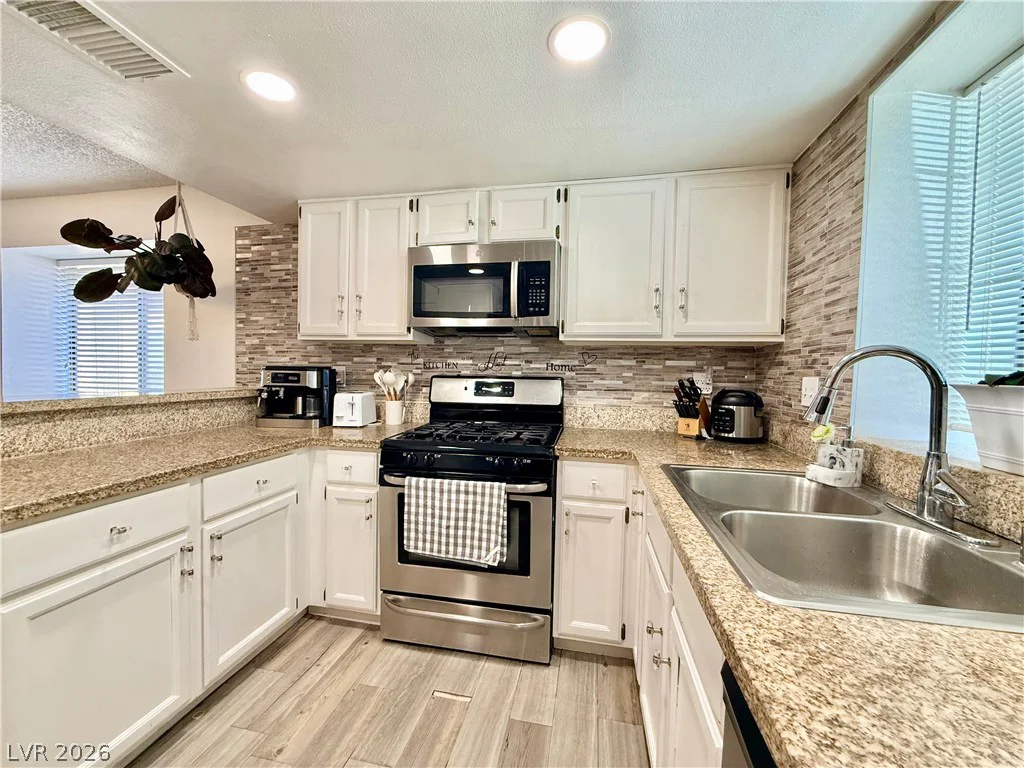6408 Deadwood, Las Vegas, NV 89108
