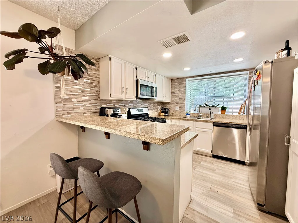 6408 Deadwood, Las Vegas, NV 89108