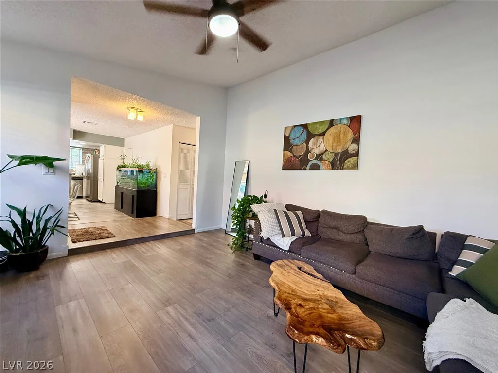 6408 Deadwood, Las Vegas, NV 89108