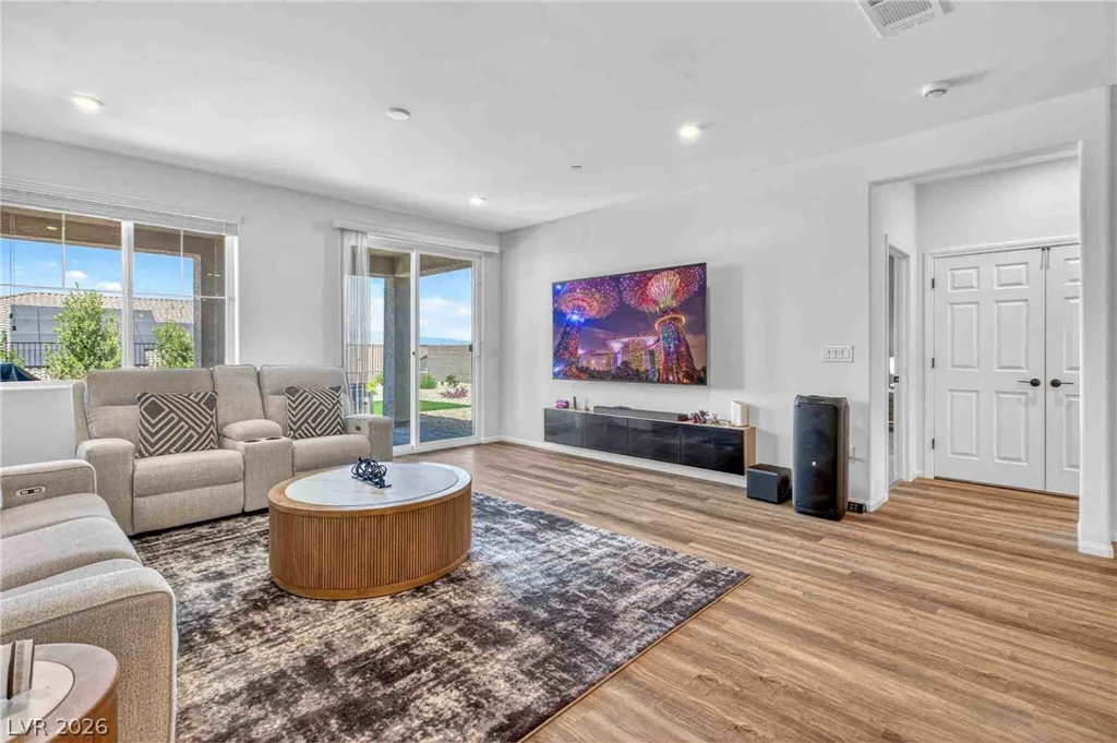 312 Parawan, Henderson, NV 89015