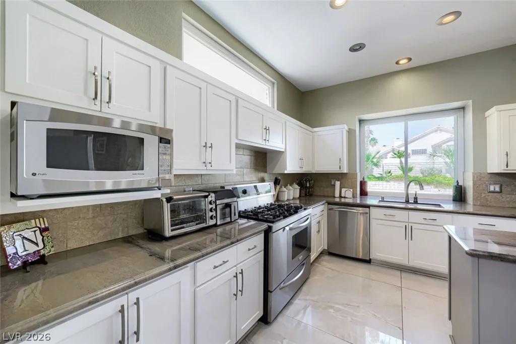 2913 Channel Rock, Las Vegas, NV 89117